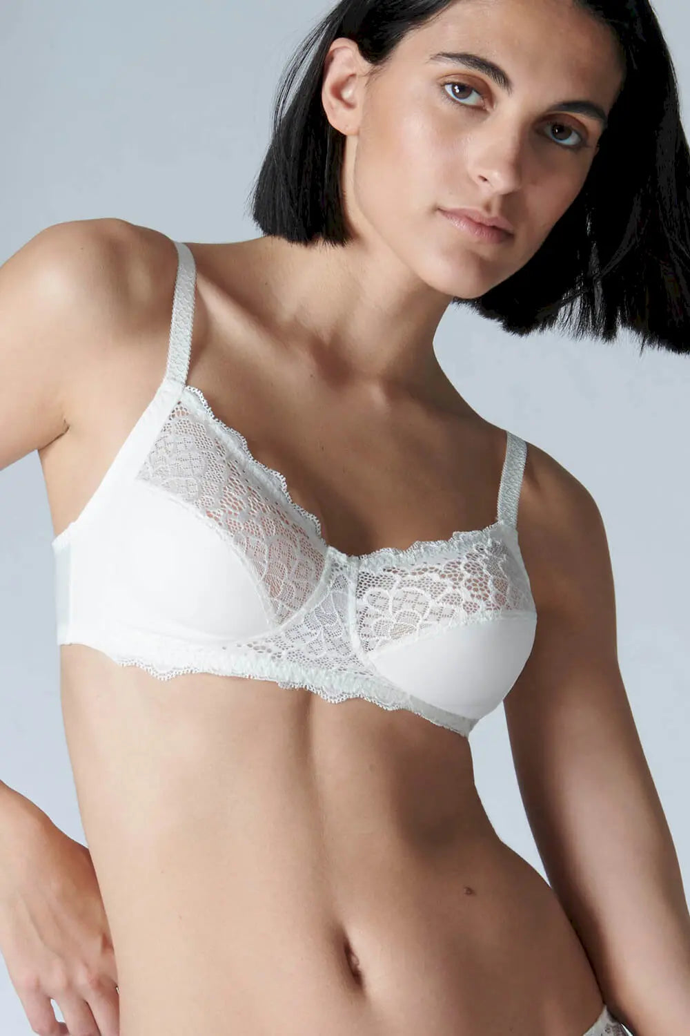 BH ohne Bügel Lingerie-Serie CARESSE von der Marke Simone Perele, Farbe: naturel, Seitenansicht