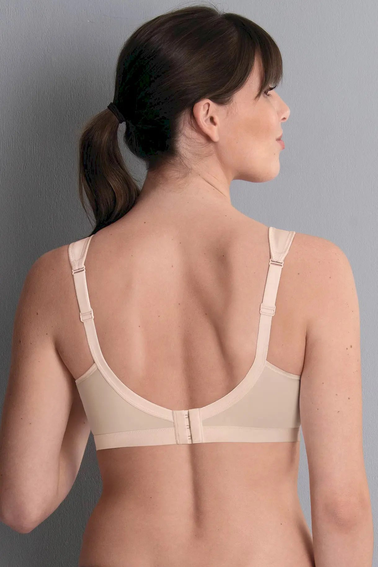 Sport BH aus der Sportwäsche-Serie LIGHT & FIRM von der Marke Anita active, Farbe: smart rose, Rückansicht