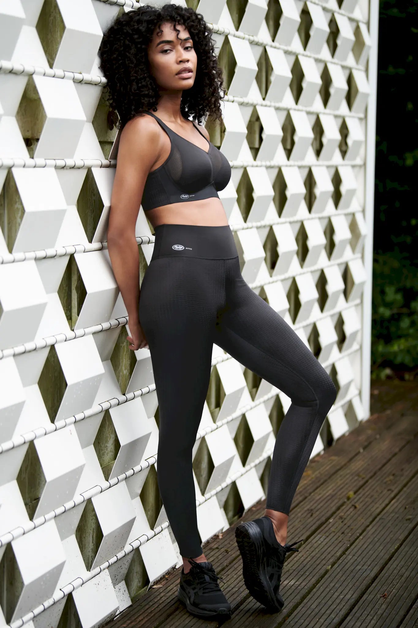 Sport Leggings aus der Sportunterwäsche-Serie SPORT TIGHTS MASSAGE von der Marke Anita active, Farbe: schwarz, Seitenansicht