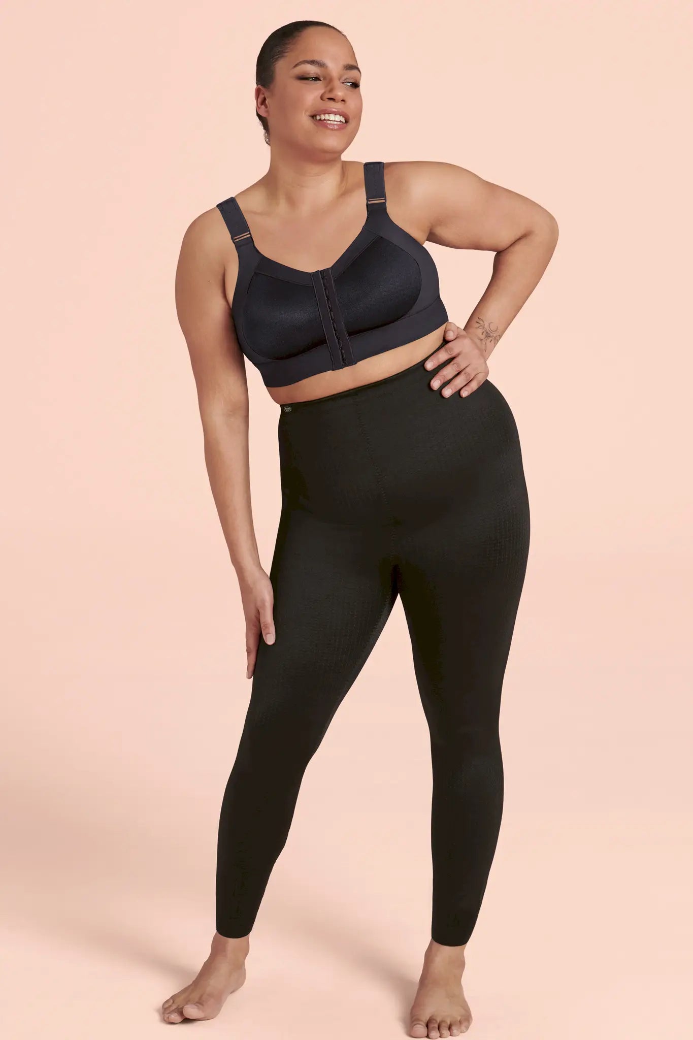 Lange Sporthose aus der Sportunterwäsche-Serie SPORT TIGHTS MASSAGE+ von der Marke Anita active, Farbe: schwarz, Seitenansicht
