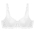 Halbschalen BH mit Einlage aus der Dessous-Serie AMOURETTE 300 von der Marke Triumph, Farbe: white, Produktfoto