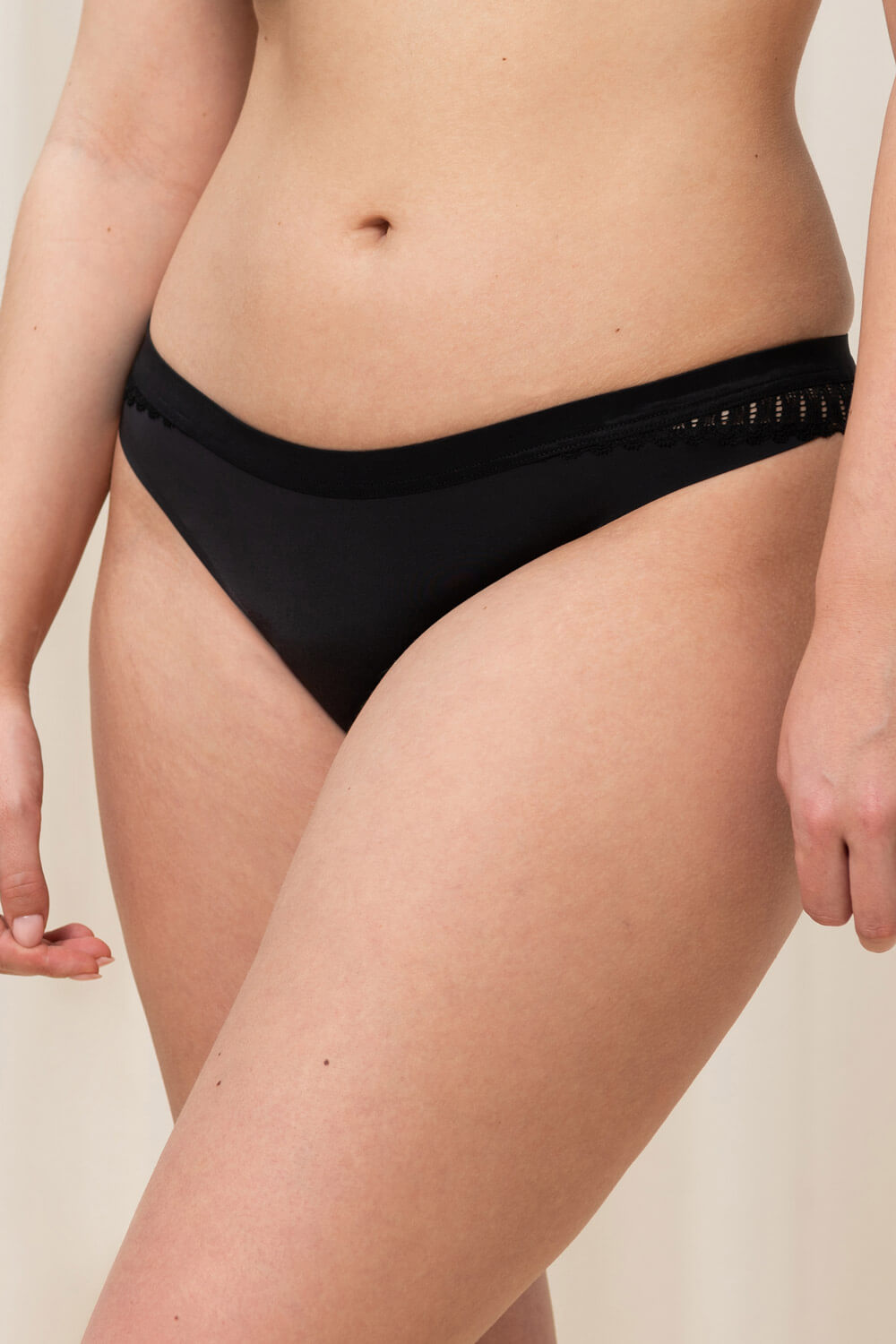 High Leg String - AURA SPOTLIGHT Triumph